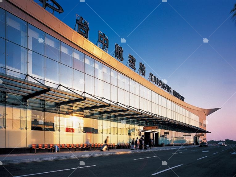 台中國際機場航站 ( 台中 / 透明鈦基低輻射複層玻璃 )